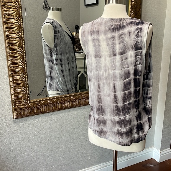 W5 Black Gray Tie Dye Sleeveless Top - Picture 2 of 7